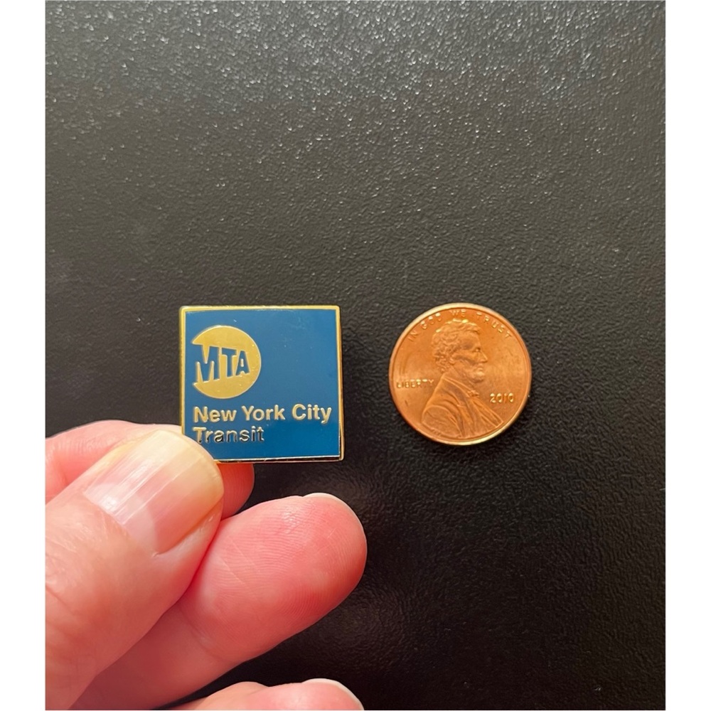 NYC Transit / MTA lapel pin - Picture 3 of 3